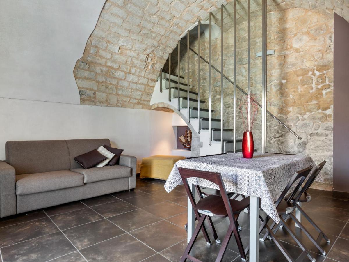 Vintage Holiday Home In Ragusa Ibla With Balcony Exterior photo