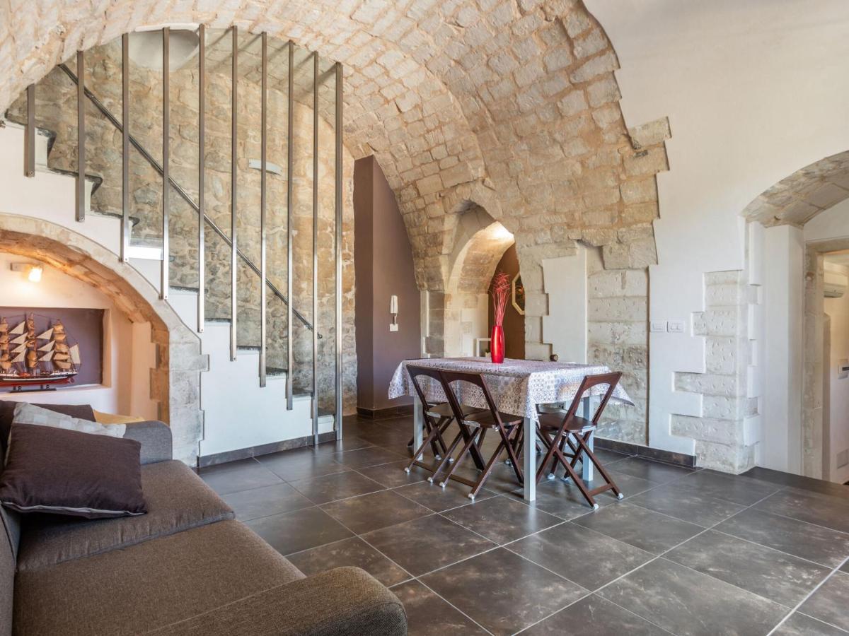 Vintage Holiday Home In Ragusa Ibla With Balcony Exterior photo